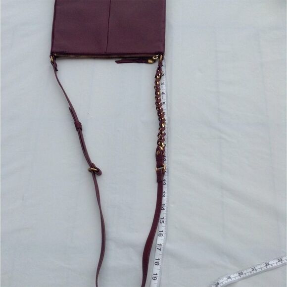 Elegant Burgundy Leather Shoulder Bag - Picture 7 of 7